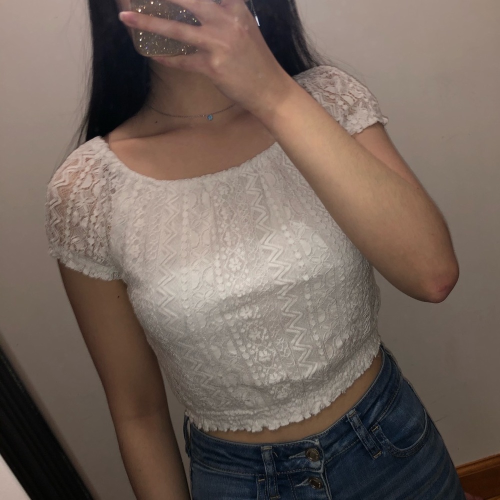 Hollister Top w/ Design